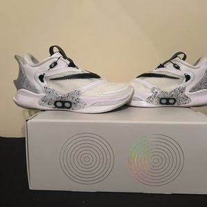 Nike adapt size 9 (works 100%) oreo